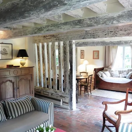 Rouvres Tatil Evi